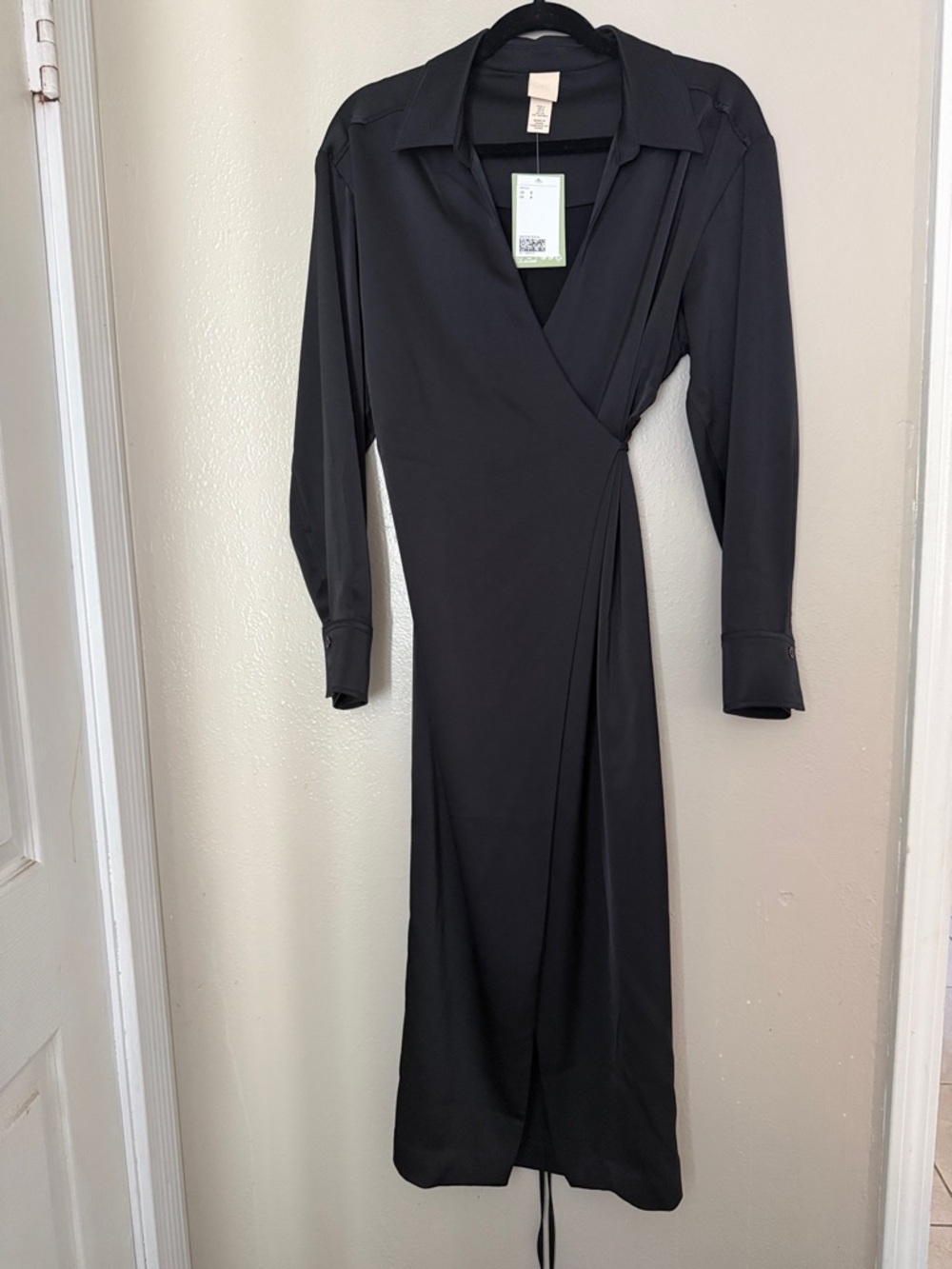 H&M Black Long-Sleeve Wrap Dress
